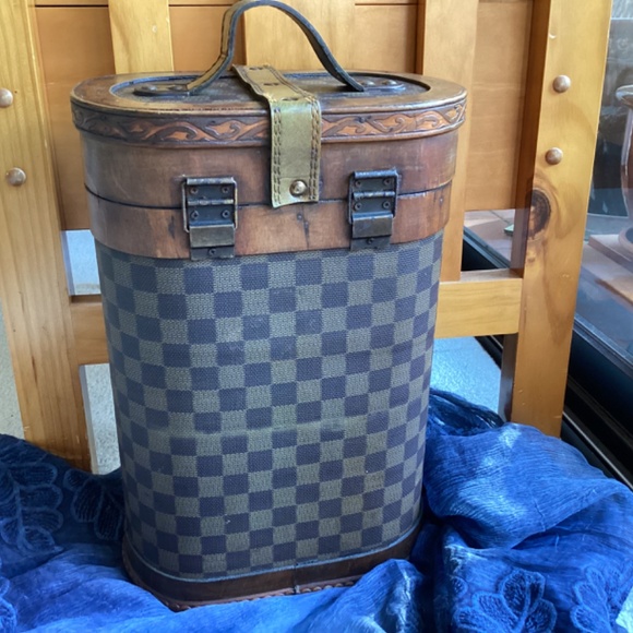 Unique Wine Caddy - Picture 3 of 8